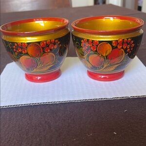 Set of Two Decorative Bowls with Floral Design